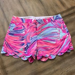 Lilly Pulitzer buttercup shorts. Size 4. Excellent condition.